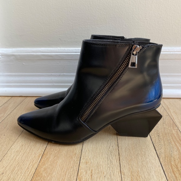 United Nude Shoes - United Nude Rocky Mid Boots – Sculptural Heel, Black with Blue Sheen, Size 38